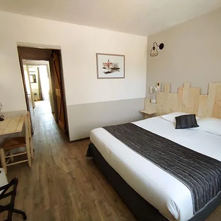 Logis Le Nid Du Pont De Gau 3*