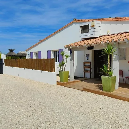 Aparthotel Logis Le Nid Du Pont De Gau 3*